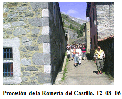 Procesión en la Romería del Castillo